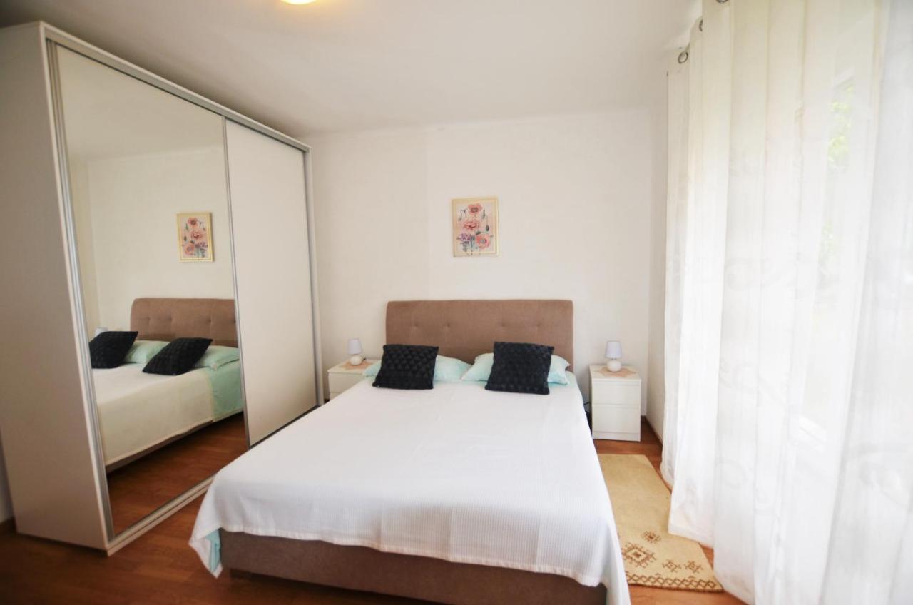 Apartment Leo Umag Eksteriør billede
