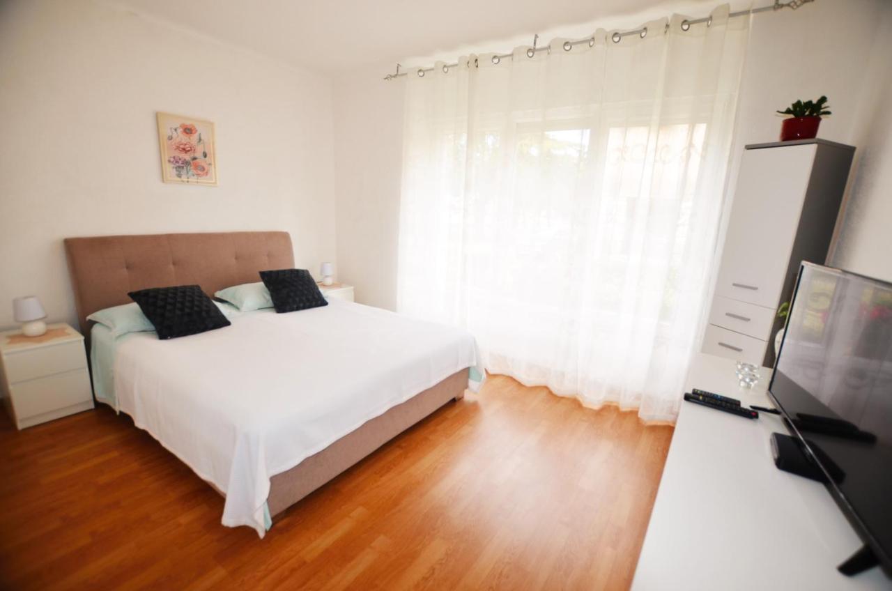 Apartment Leo Umag Eksteriør billede