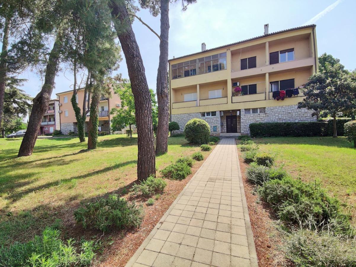 Apartment Leo Umag Eksteriør billede